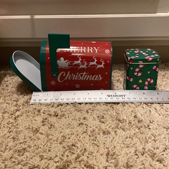 Xmas Tin Cans. Bundle of 3. Like New. - Picture 4 of 8